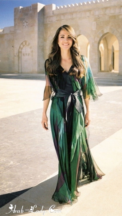 الملكة رانيا إطلاله وأناقة ملكية ساحره