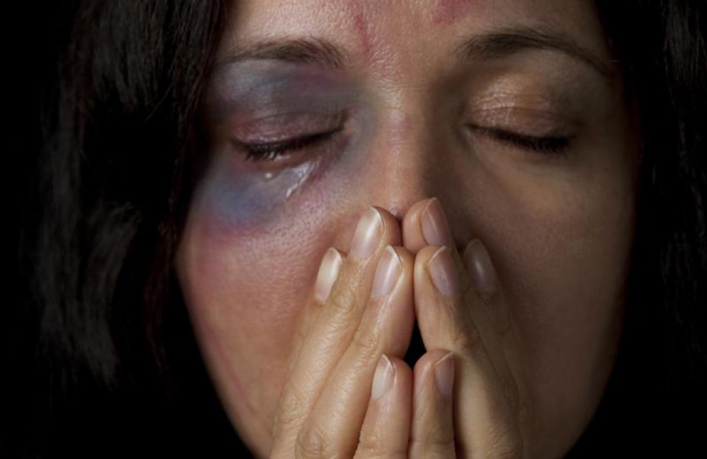 العنف ضد المرأة مجلة المرأة العربية