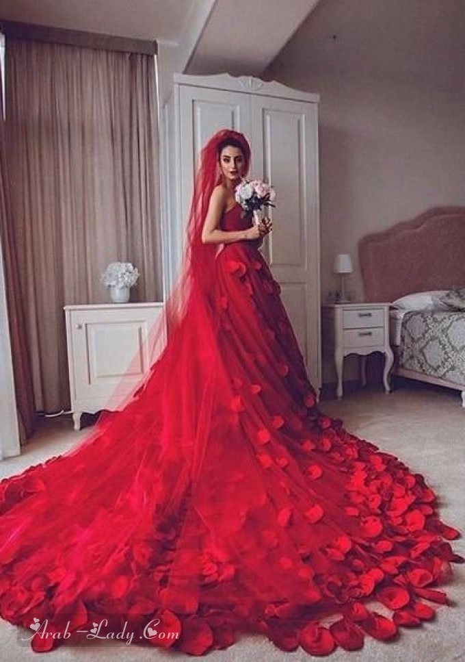كولكشن فساتين زفاف باللون الأحمر فقط للعروس الجريئة