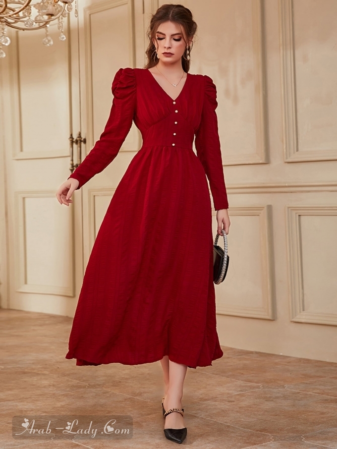 تألقي بالأحمر المبهج في مناسباتك مع أجمل تشكيلة جديدة من الفساتين (مرفق رابط الطلب)