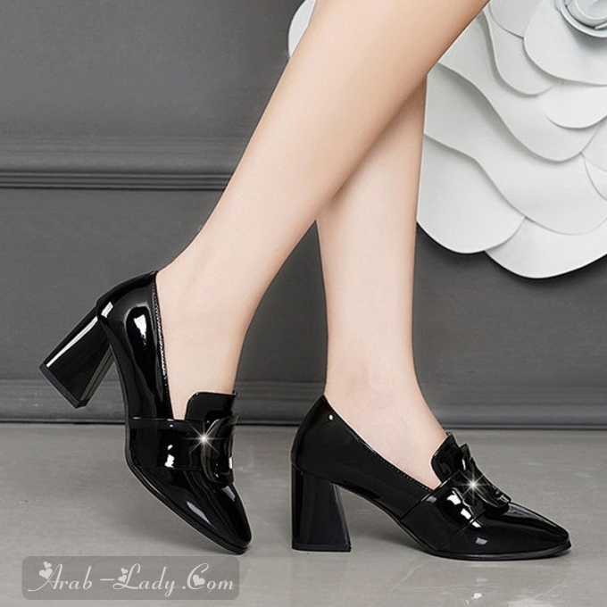 Square-Breasted Thick-Heeled Shoes With English Style