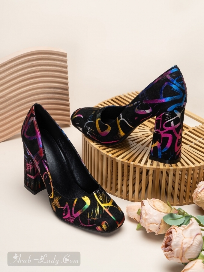حذاء بومبز اسفين جلد سويدي طباعة النقش باصابع قدم مربع حذاء كعب مكتنز